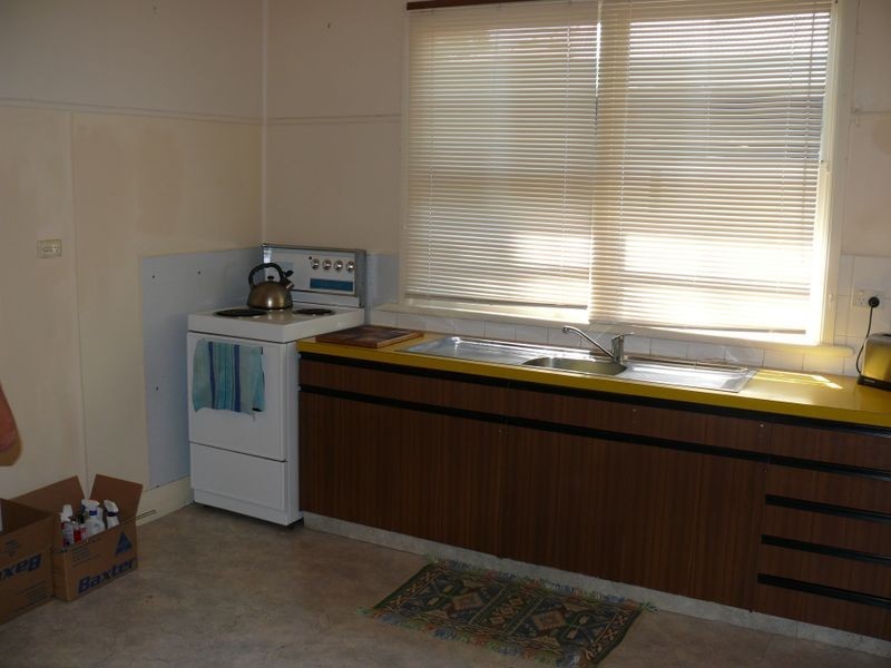 38 Eighth Avenue, Raymond Island VIC 3880