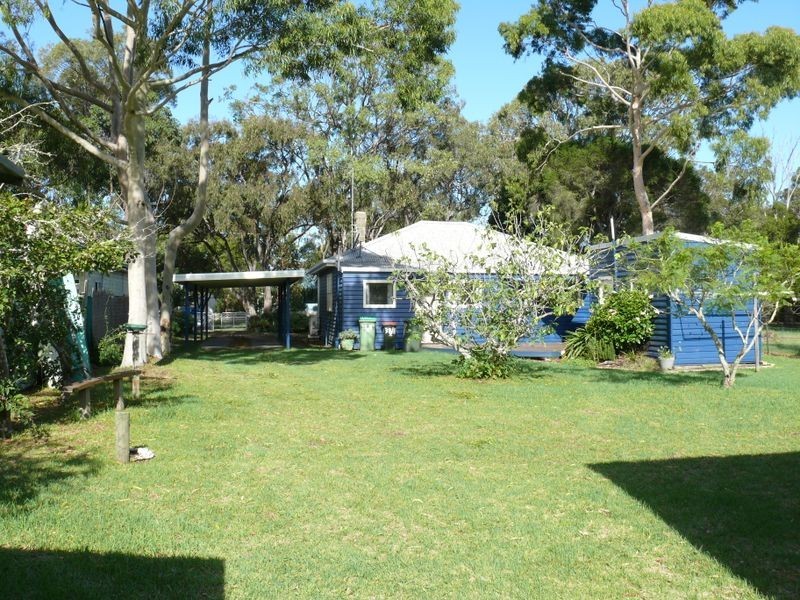 38 Eighth Avenue, Raymond Island VIC 3880