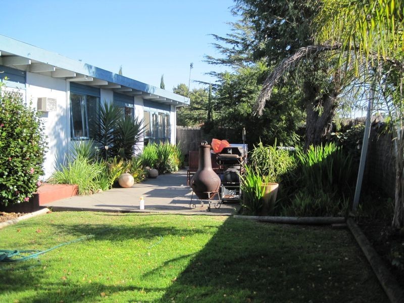 18 Cumming Street, Paynesville VIC 3880