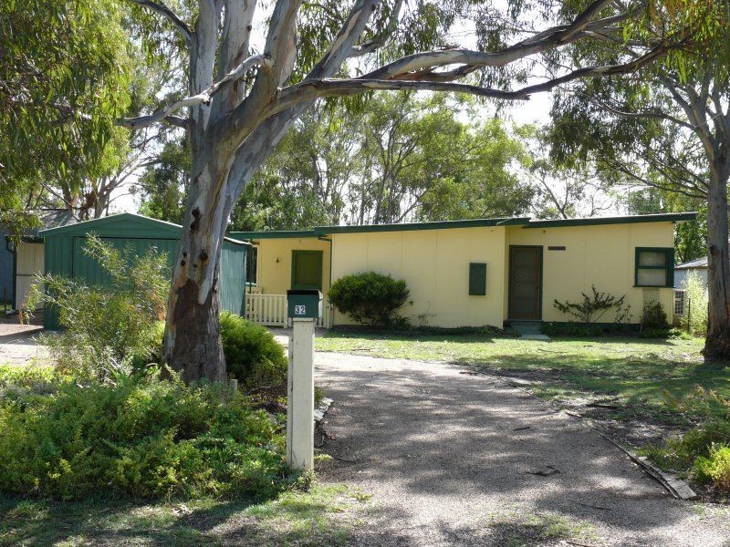 32 Fourth Avenue, Raymond Island VIC 3880