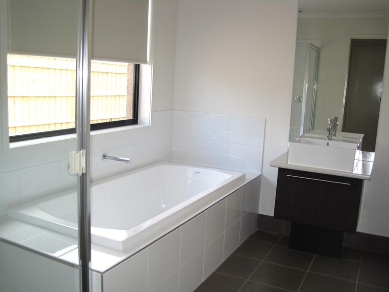 12 Ah Yee Close, Paynesville VIC 3880