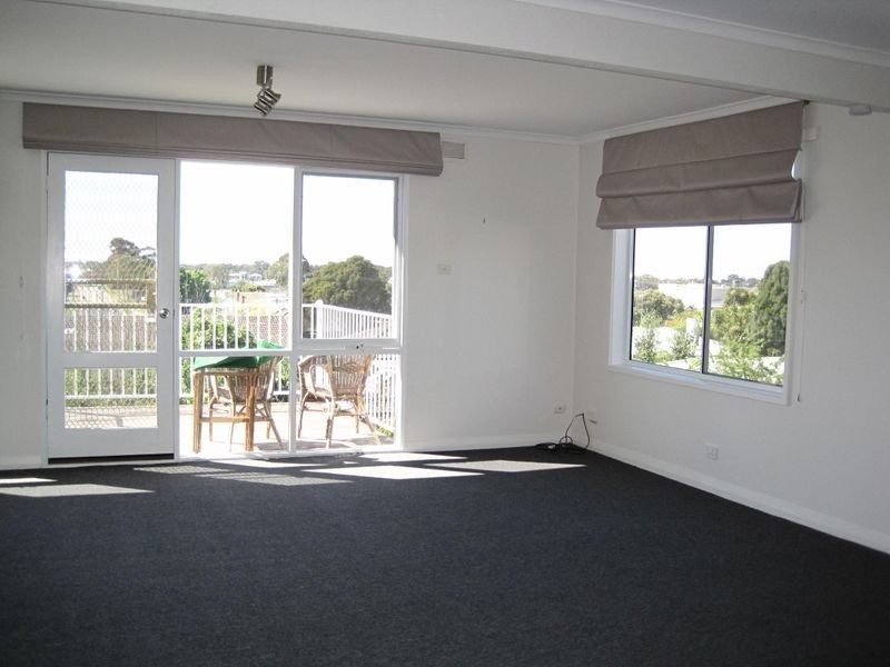 Unit 4/28-30 Main Road, Paynesville VIC 3880