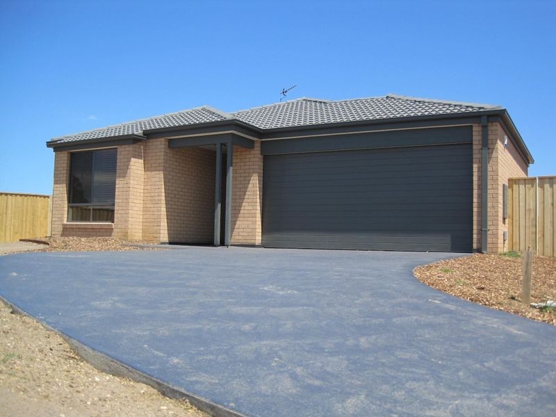 18 Ah Yee Close, Paynesville VIC 3880
