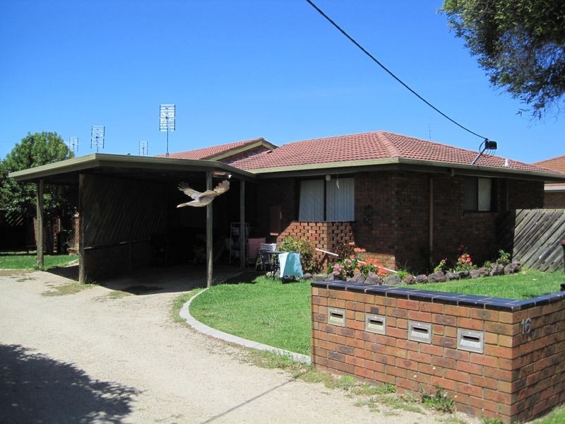 2/16 Wellington Street, Paynesville VIC 3880