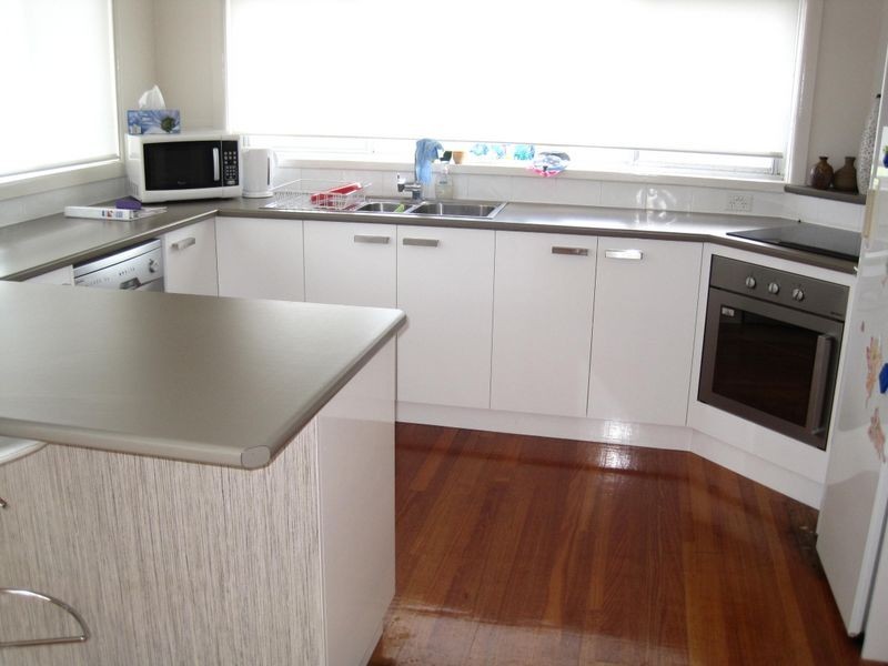 95 Bay Road, Eagle Point VIC 3878