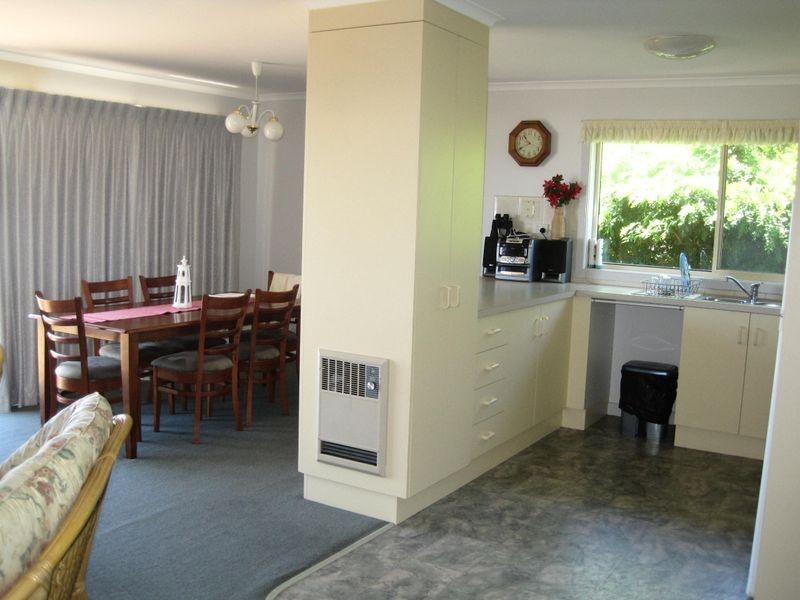 27 McMillan Grove, Paynesville VIC 3880