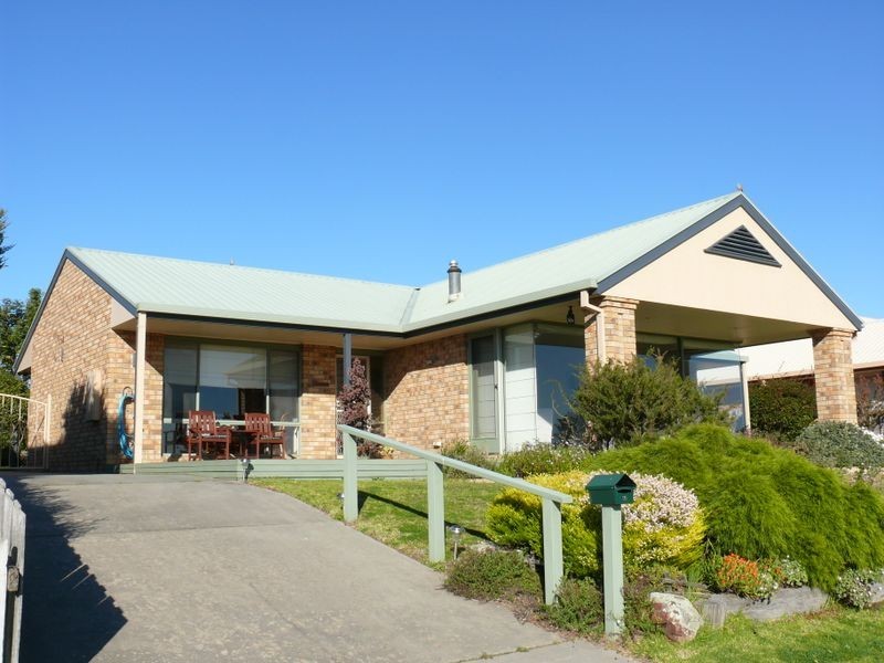 16 Windermere Terrace, Paynesville VIC 3880