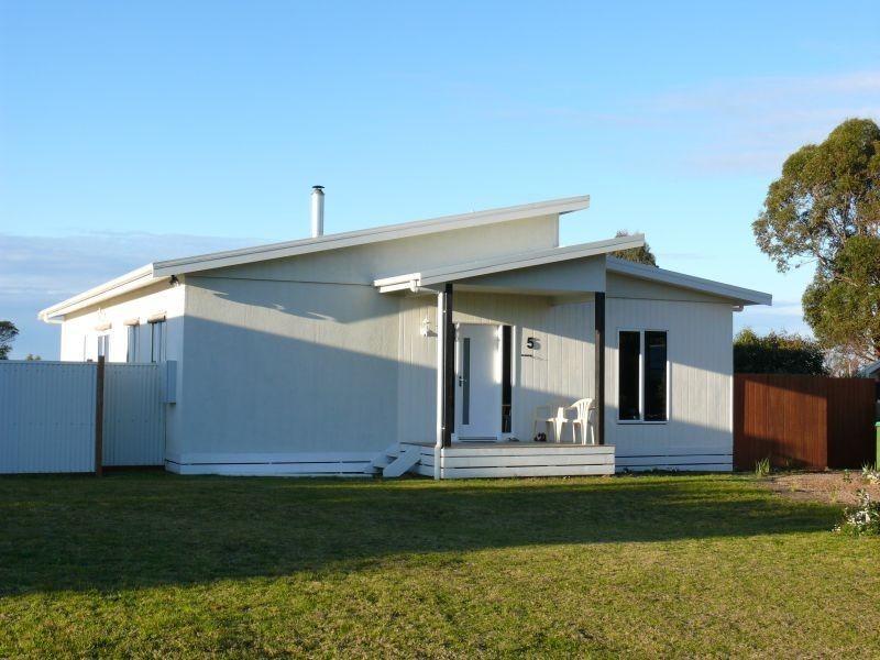 5 Outlook Avenue, Newlands Arm VIC 3875