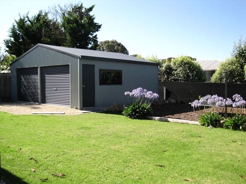 14 Riley Street, Eagle Point VIC 3878