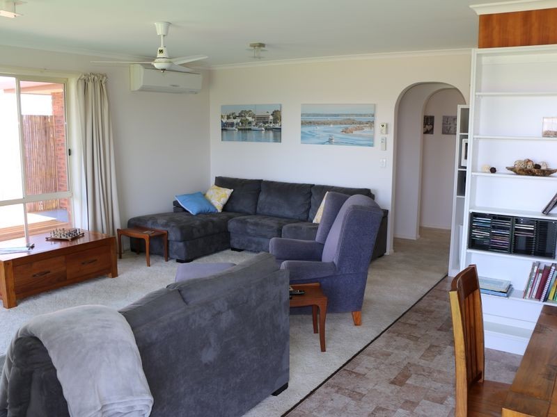 6 Marina Drive, Paynesville VIC 3880