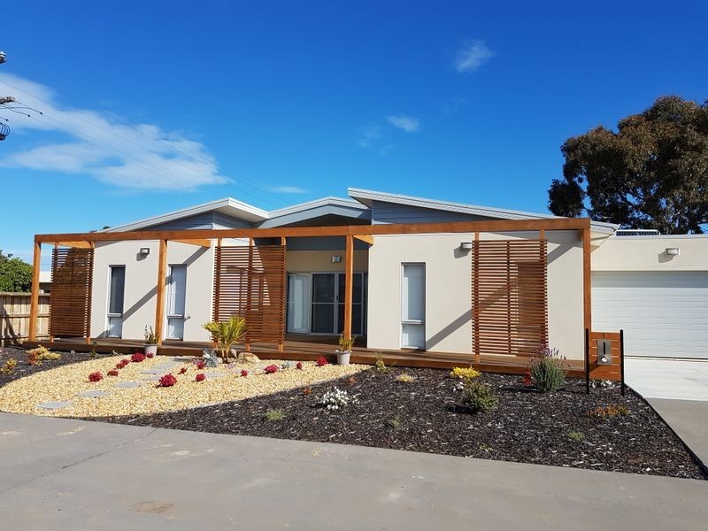 1 Eaton Place, Paynesville VIC 3880