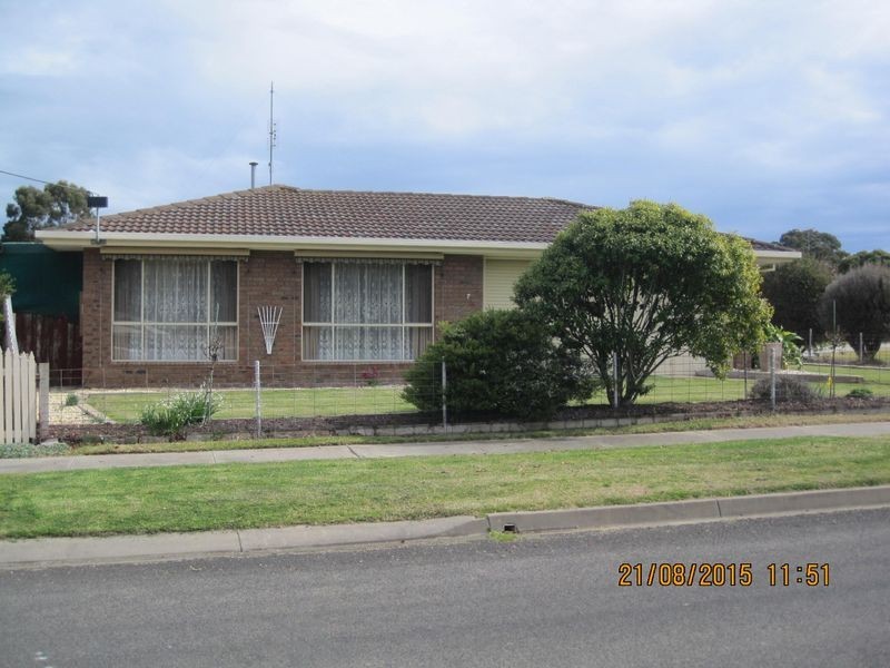 7 Waratah Avenue, Paynesville VIC 3880