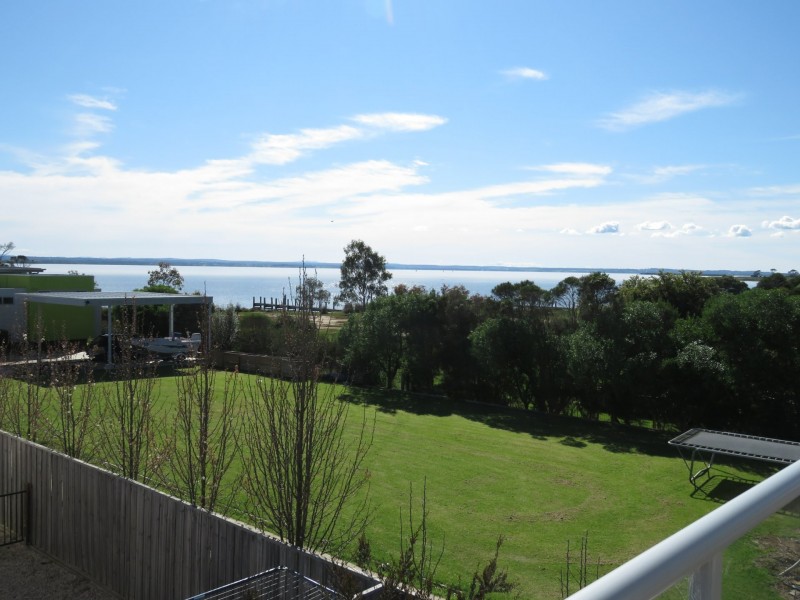 1/157 Bay Road, Eagle Point VIC 3878