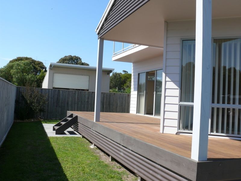 1/157 Bay Road, Eagle Point VIC 3878