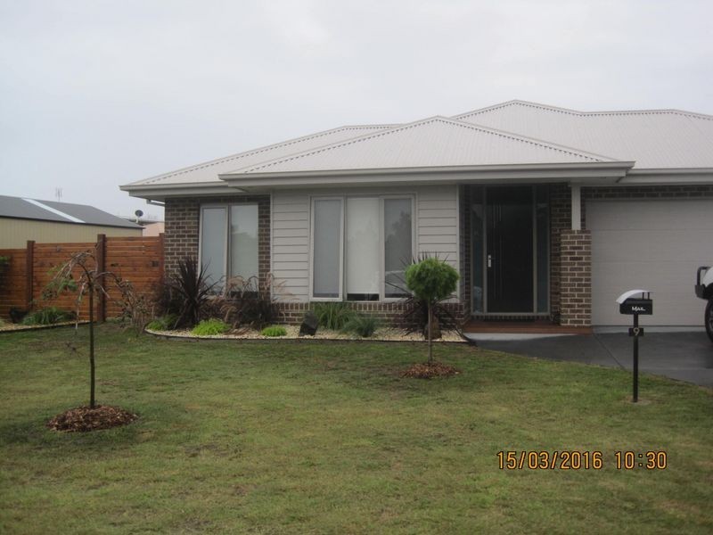 9 Jacaranda Drive, Paynesville VIC 3880