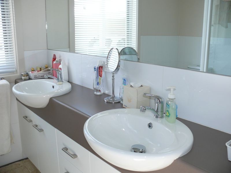 House 2/157 Bay Road, Eagle Point VIC 3878