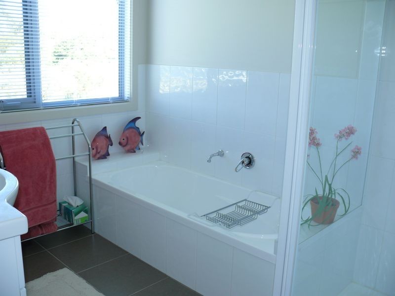 House 2/157 Bay Road, Eagle Point VIC 3878