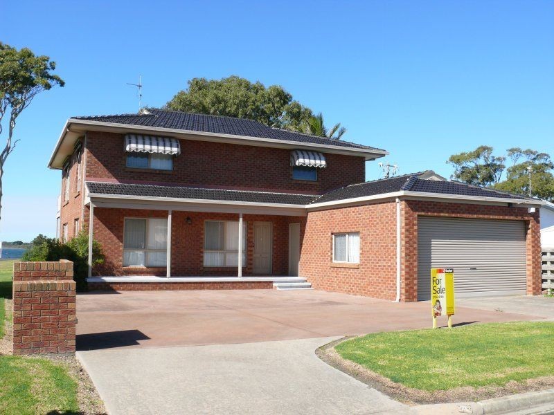 4 Marina Drive, Paynesville VIC 3880