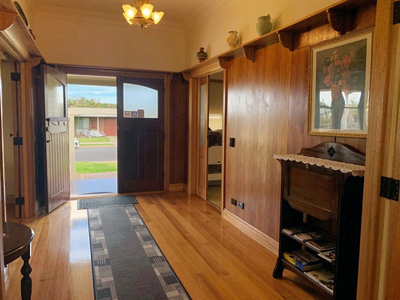 42 Victoria Street, Paynesville VIC 3880