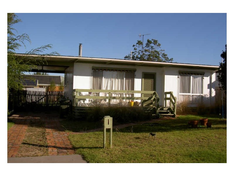 26 Canal Road, Paynesville VIC 3880