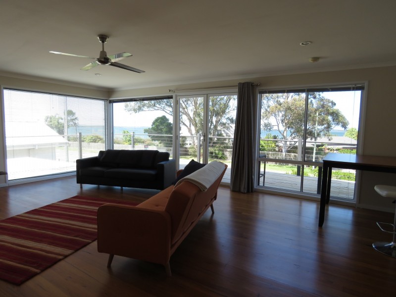 6 Bay Road, Eagle Point VIC 3878