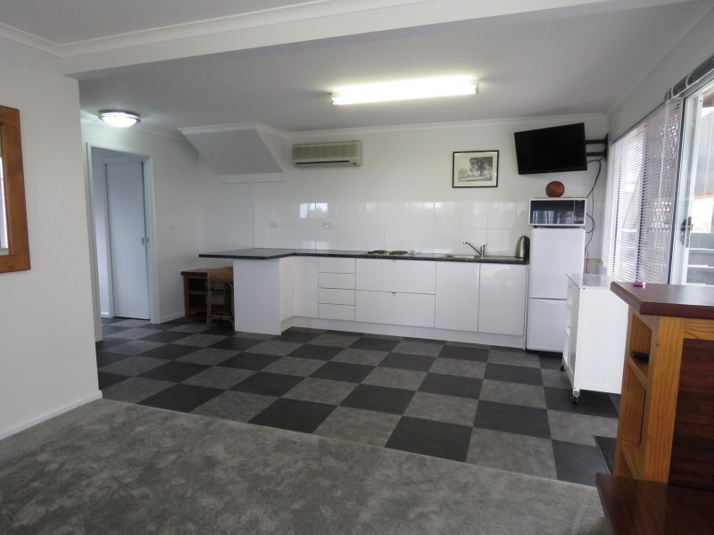 6 Bay Road, Eagle Point VIC 3878