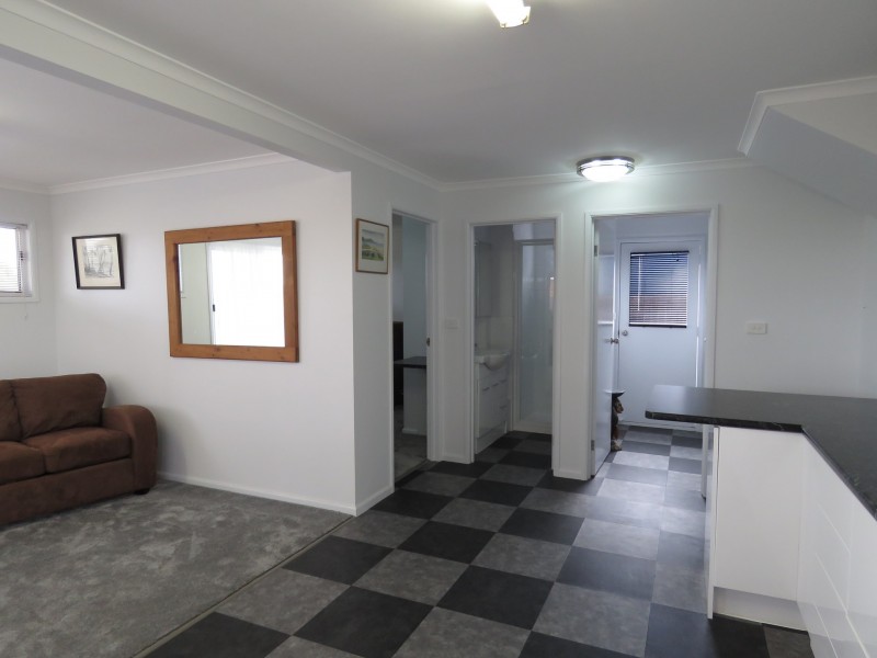6 Bay Road, Eagle Point VIC 3878