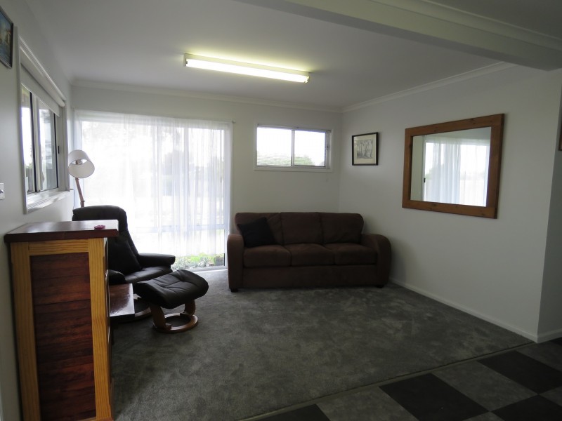6 Bay Road, Eagle Point VIC 3878