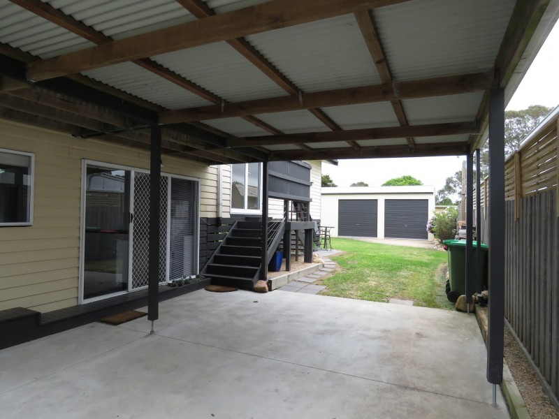 6 Bay Road, Eagle Point VIC 3878