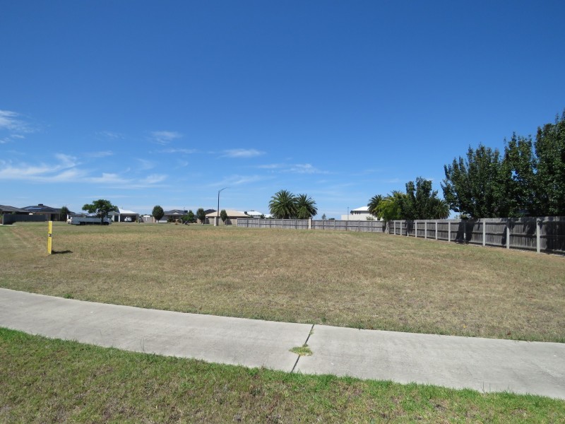 26 Sunset Boulevard, Eagle Point VIC 3878