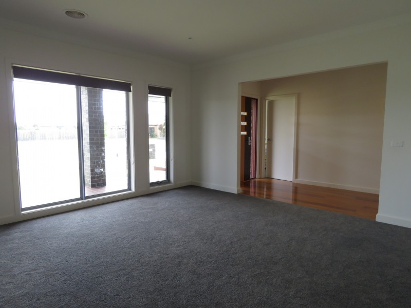 30 May Park Drive, Paynesville VIC 3880