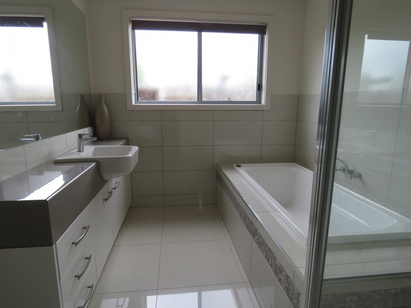 30 May Park Drive, Paynesville VIC 3880