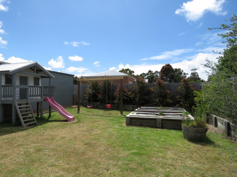 30 May Park Drive, Paynesville VIC 3880