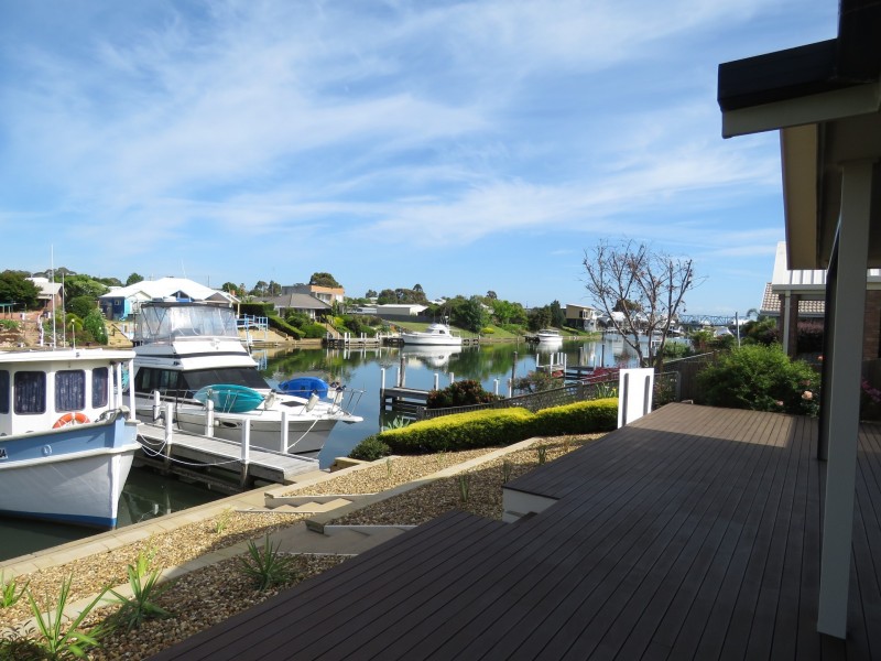17 Windjammer Court, Paynesville VIC 3880