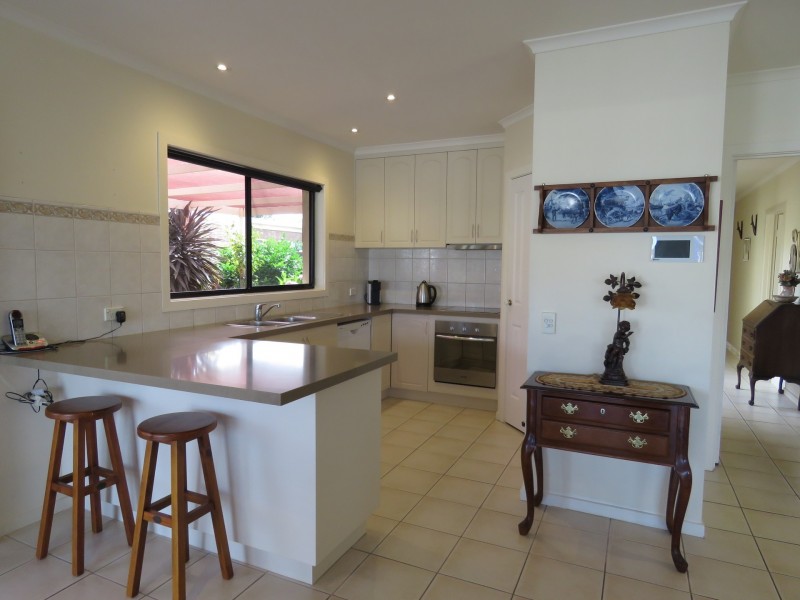 17 Windjammer Court, Paynesville VIC 3880