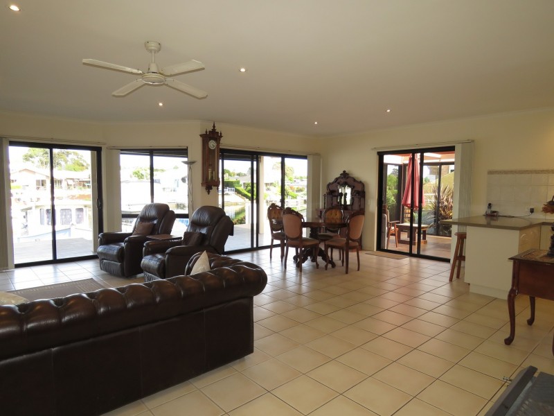 17 Windjammer Court, Paynesville VIC 3880