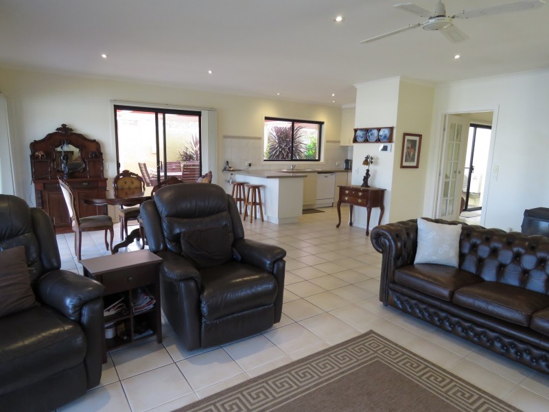 17 Windjammer Court, Paynesville VIC 3880