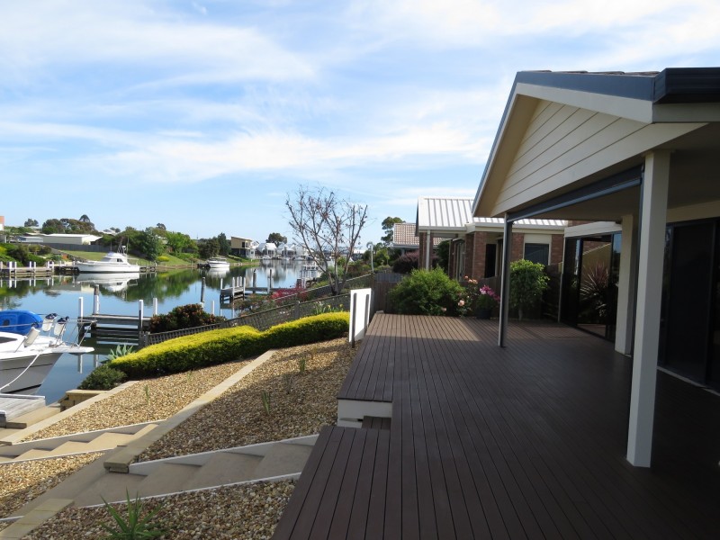 17 Windjammer Court, Paynesville VIC 3880