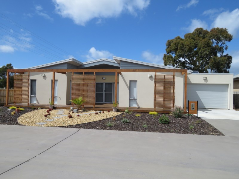 1 Eaton Place, Paynesville VIC 3880