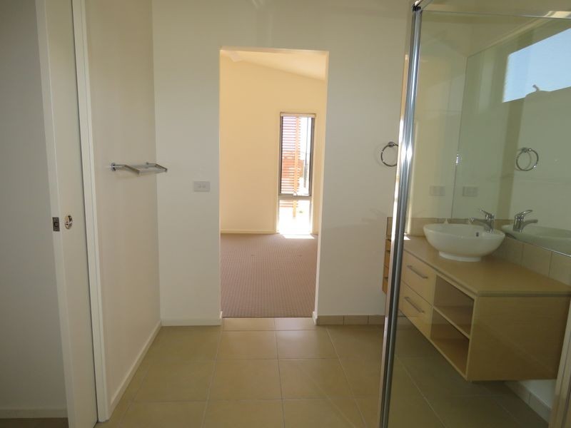 1 Eaton Place, Paynesville VIC 3880