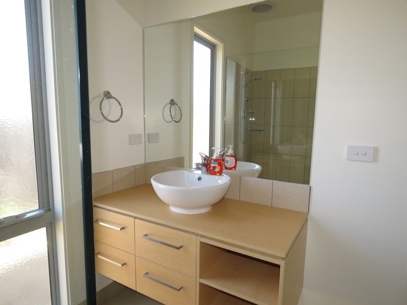 1 Eaton Place, Paynesville VIC 3880