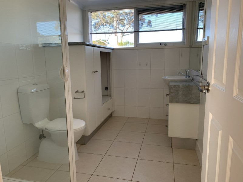 Unit 1/155 Bay Road, Eagle Point VIC 3878