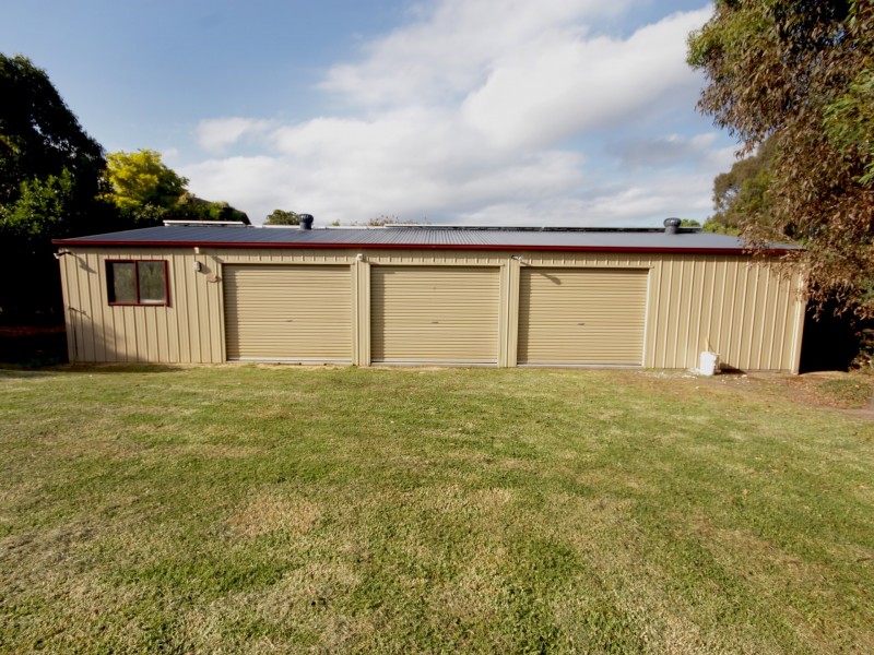 24 Riley Street, Eagle Point VIC 3878