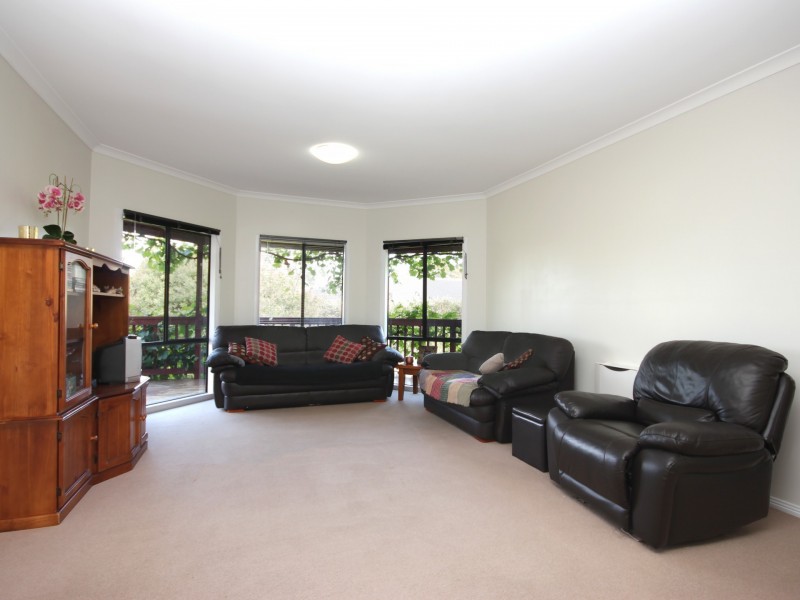 24 Riley Street, Eagle Point VIC 3878