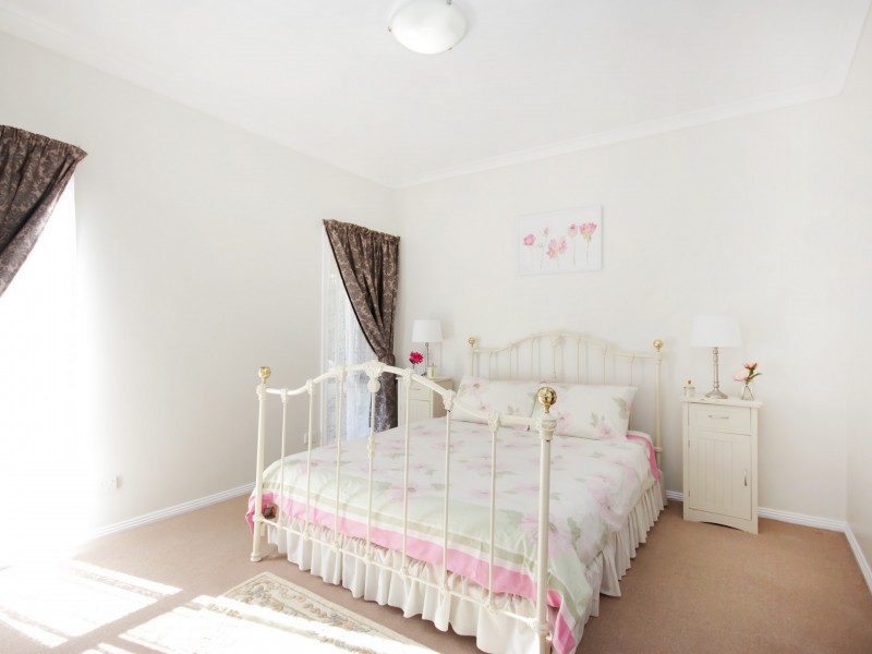 24 Riley Street, Eagle Point VIC 3878