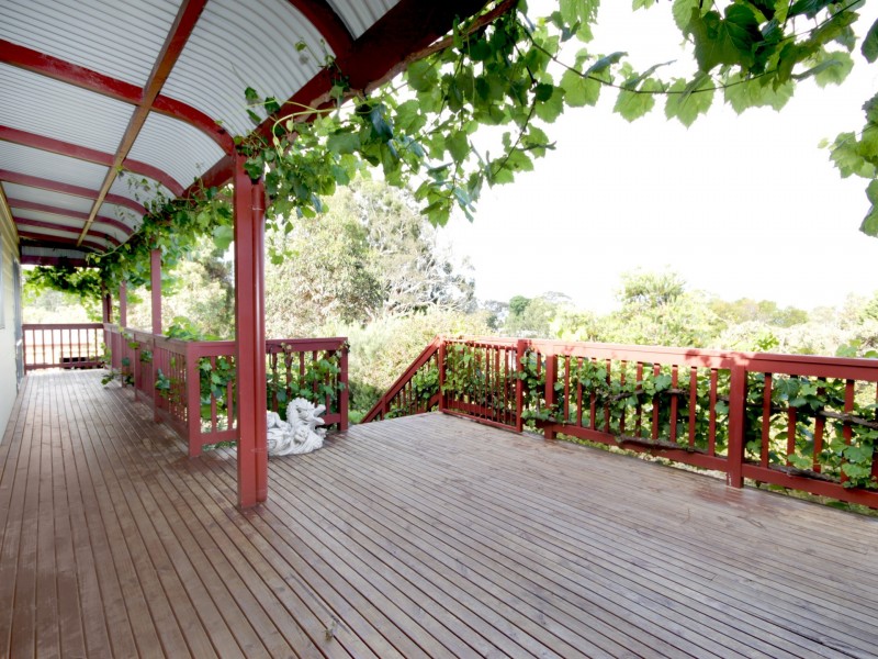 24 Riley Street, Eagle Point VIC 3878