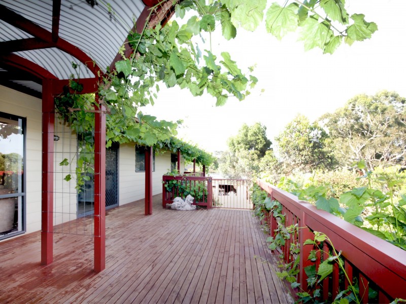 24 Riley Street, Eagle Point VIC 3878