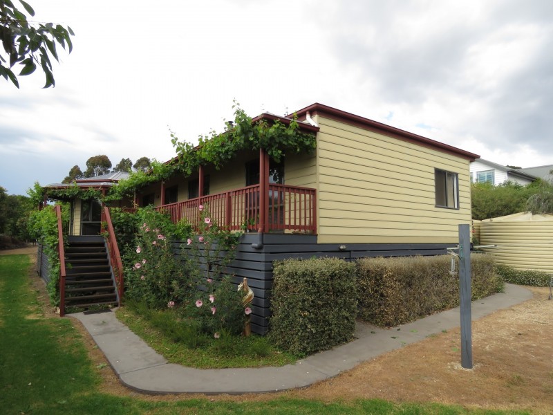 24 Riley Street, Eagle Point VIC 3878