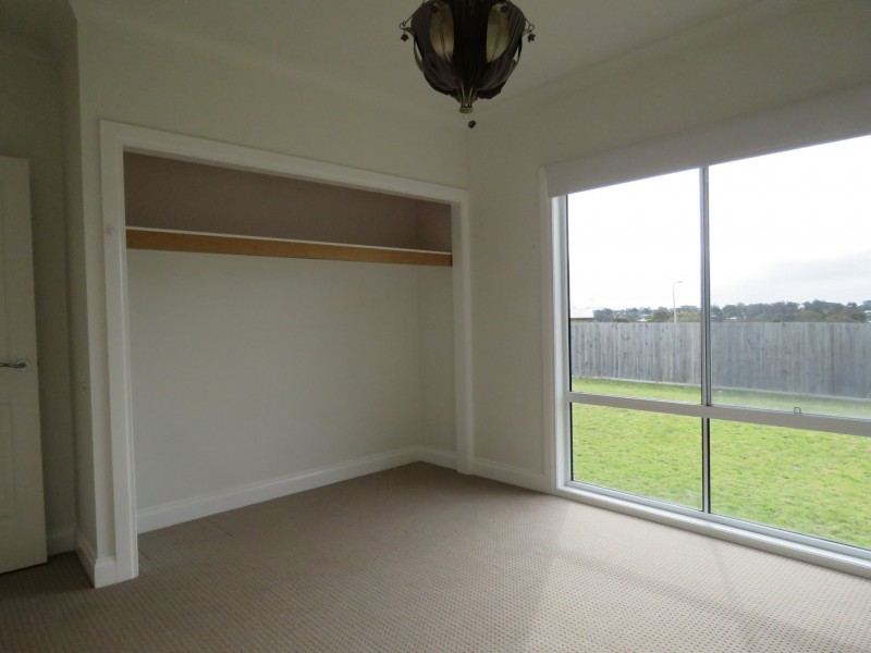 5 Outlook Avenue, Newlands Arm VIC 3875