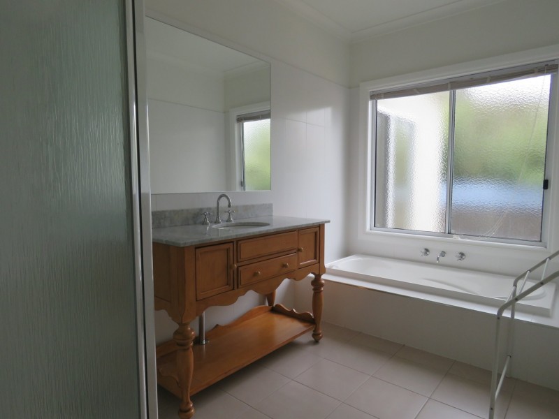 5 Outlook Avenue, Newlands Arm VIC 3875